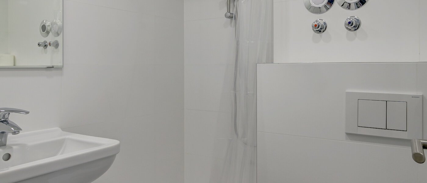 apartamento München Schwabing-Nord (zw. Leopoldstraße & Englischen Garten) 03 baño 10010