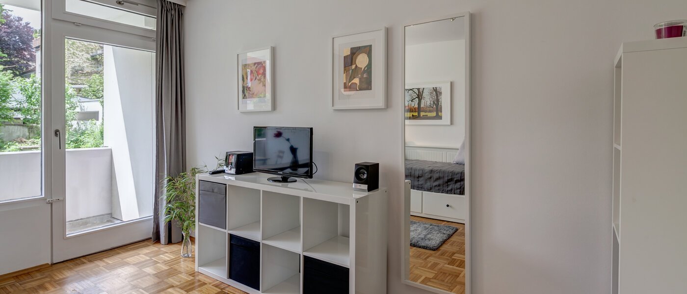 apartamento München Schwabing-Nord (zw. Leopoldstraße & Englischen Garten) 02 zona de día  10010