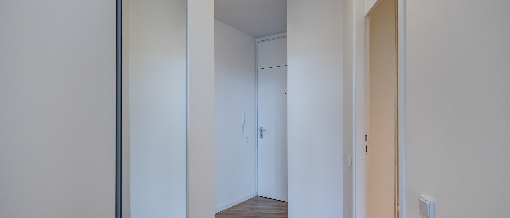 apartamento München Schwabing-Nord (zw. Leopoldstraße & Englischen Garten) 03 pasillo 10753