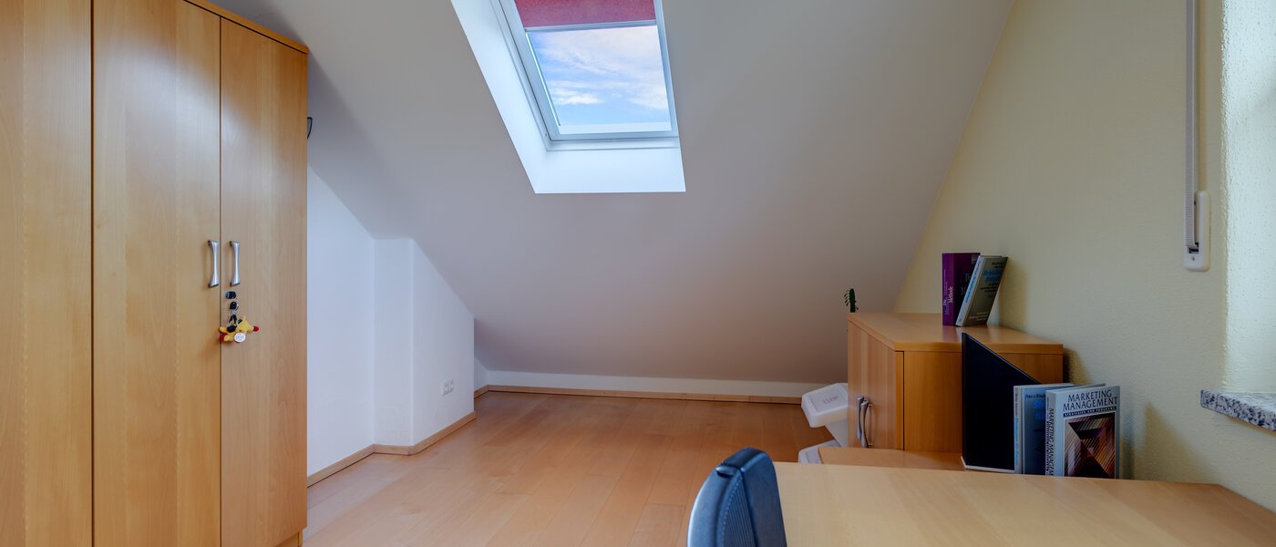 ático Neubiberg 02 2. dormitorio 10767