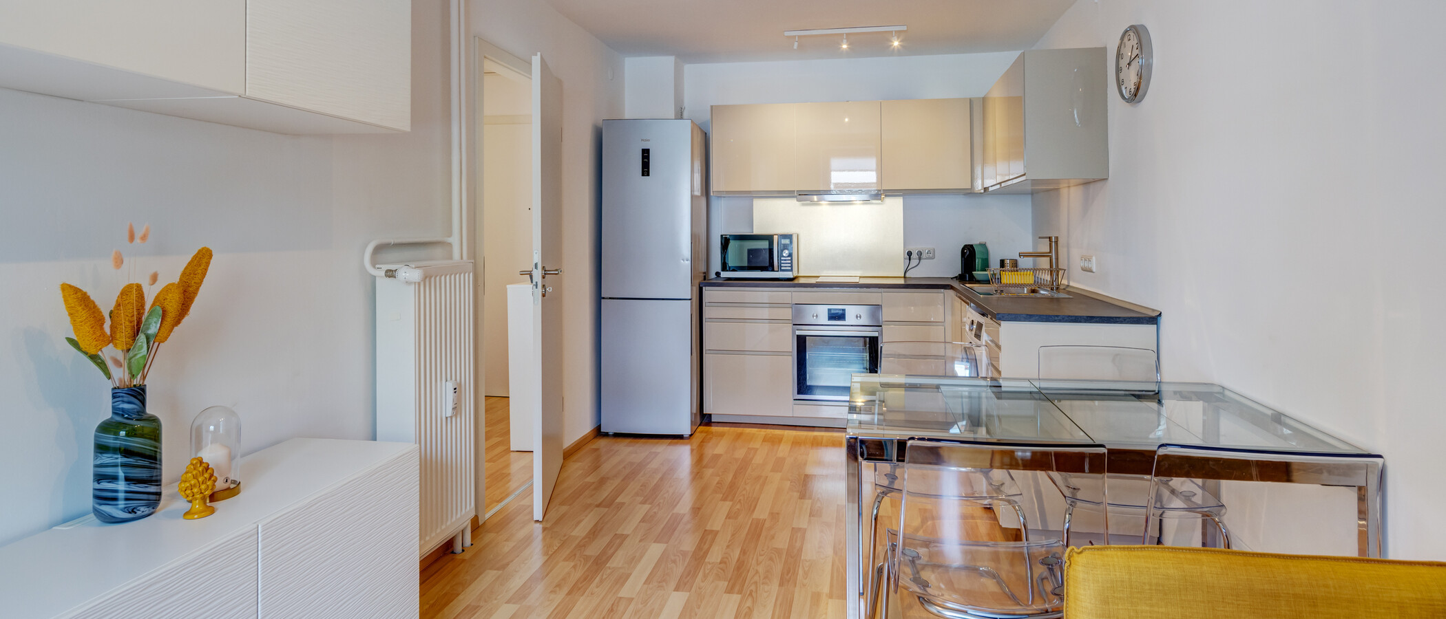 apartamento München Schwabing-West (rund um den Hohenzollernplatz) 03 zona de día  10889