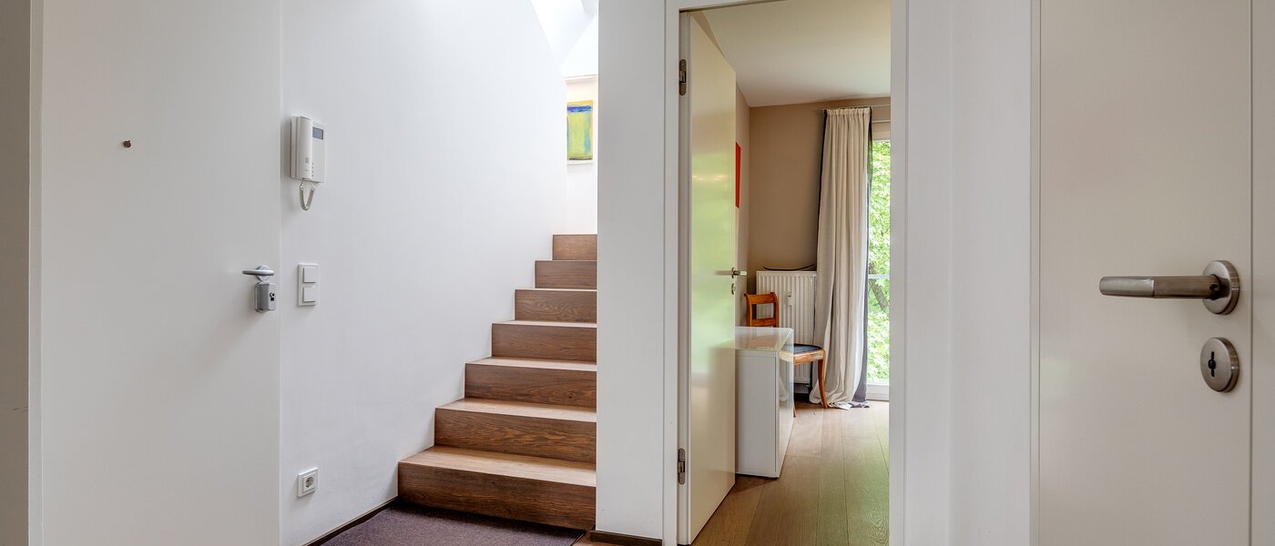 piso con galería München Au 06 pasillo 11032