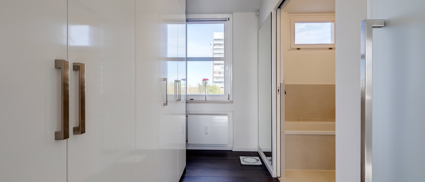 ático con terraza München Arabellapark 02 pasillo 11226