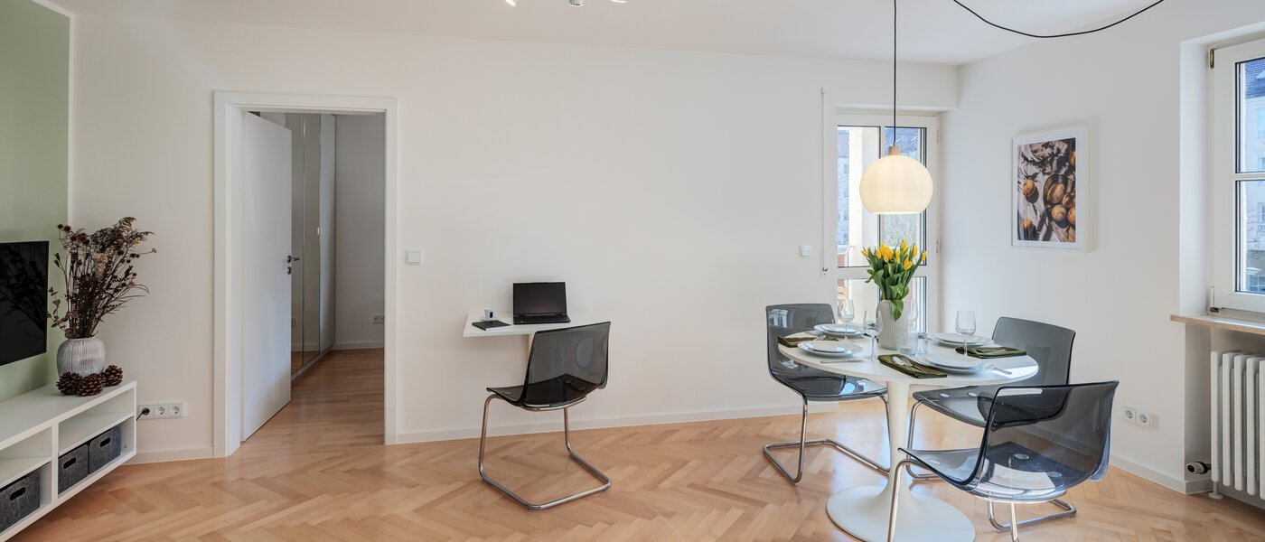 apartamento München Schwabing-Nord (zw. Leopoldstraße & Englischen Garten) 04 zona de día  11551