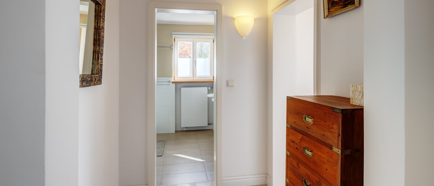 piso con jardín Feldafing 04 pasillo 11698