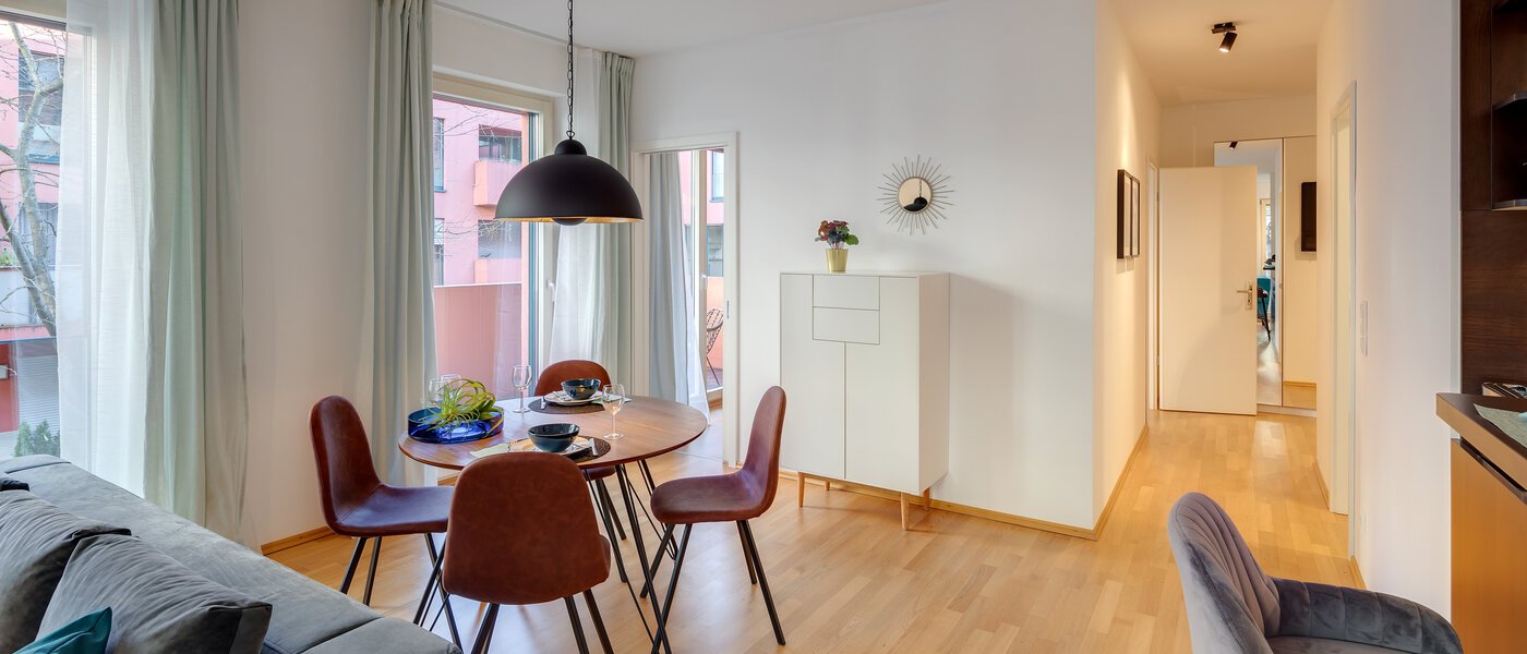 apartamento München Schwabing (rechts der Leopoldstraße) 02 zona comedor 11920