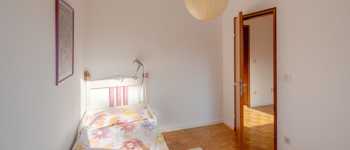 chalet adosado en esquina München Obersendling 02 2. cuarto infantil 12456