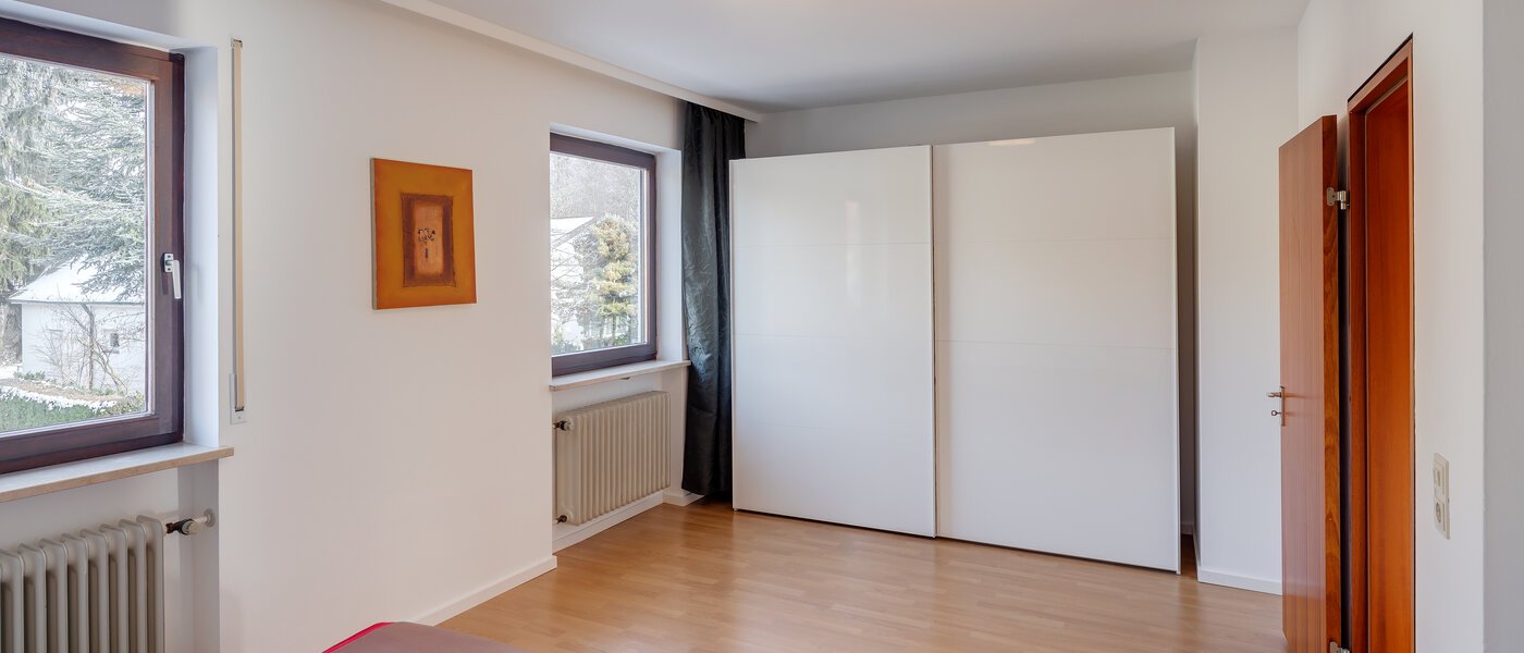 chalet adosado en esquina München Obersendling 03 1. dormitorio 12456