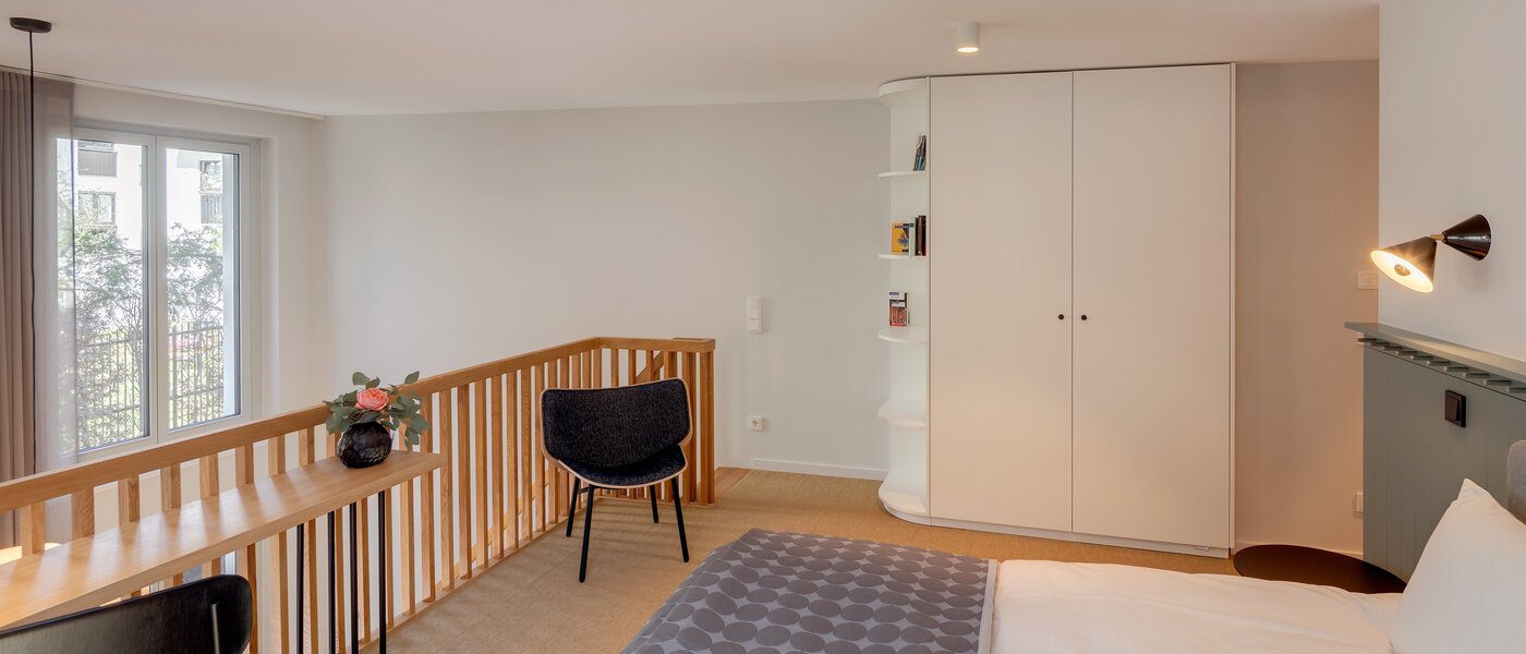 dúplex con galería München Herzogpark 03 zona de dormir 12522