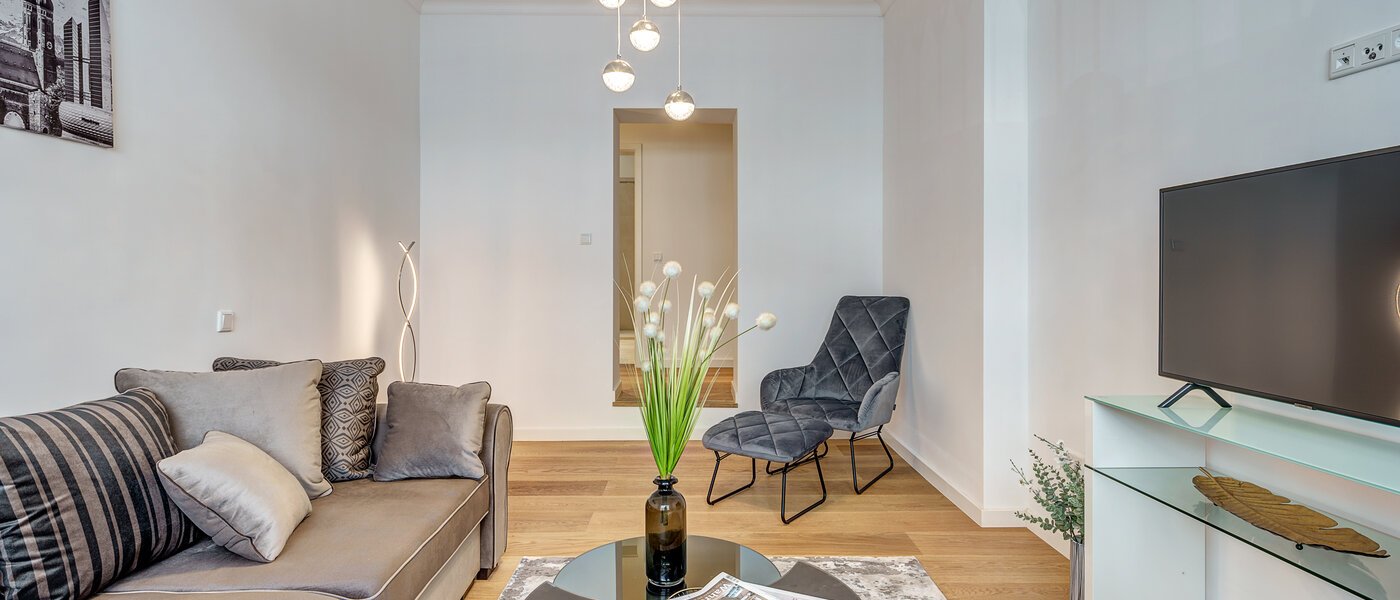 apartamento München Neuhausen 02 sala de estar 12582