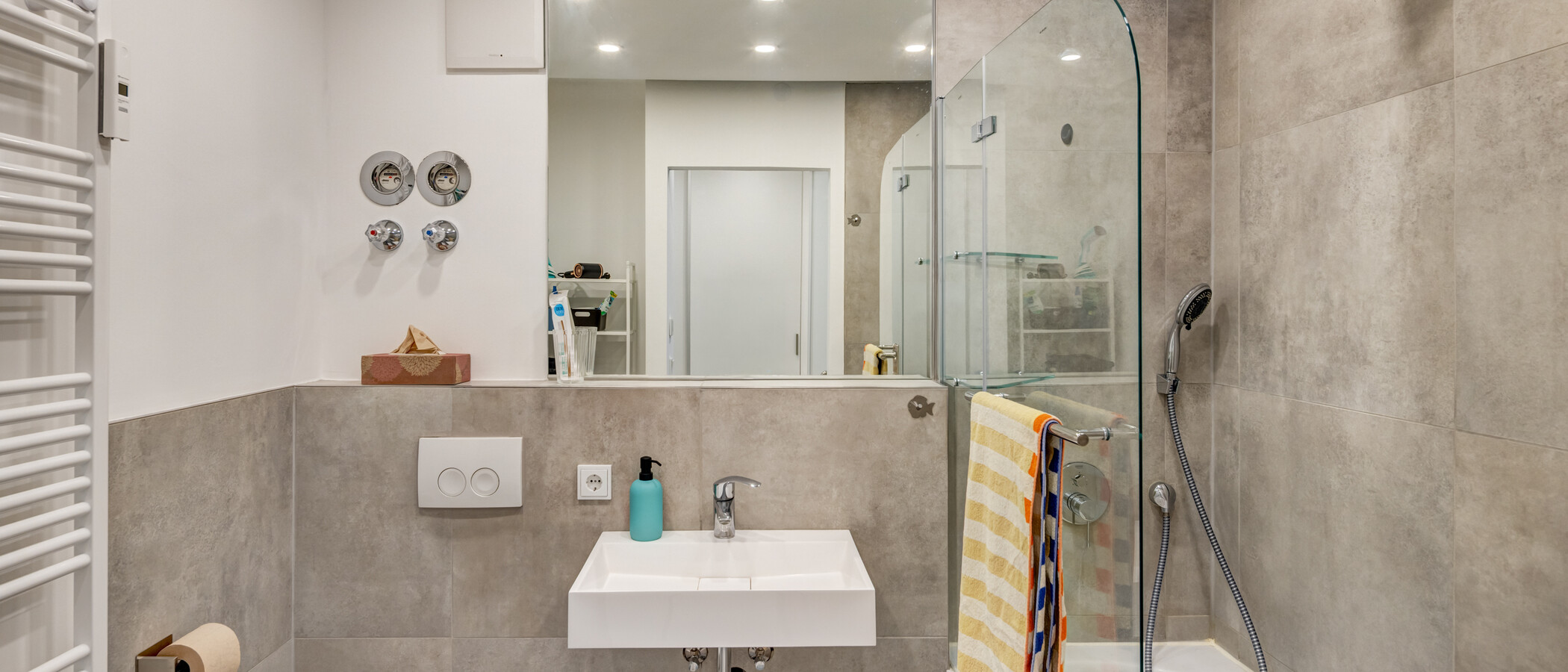 apartamento München Arabellapark 01 baño 12671