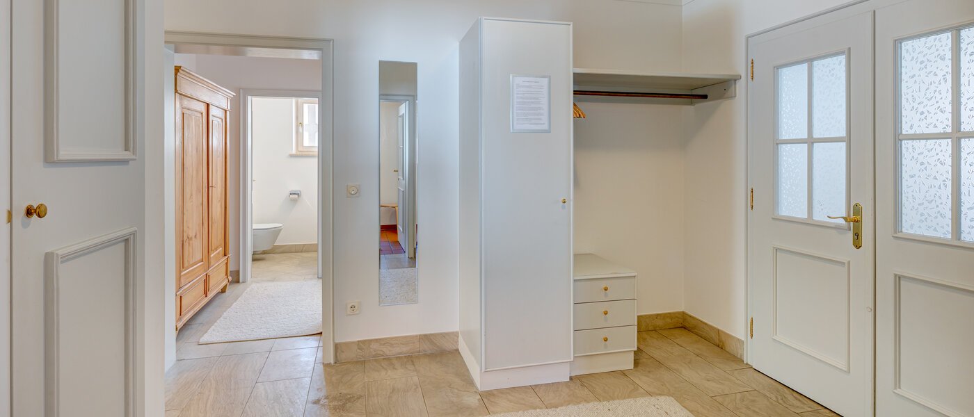 piso con jardín Schliersee 02 pasillo 13576