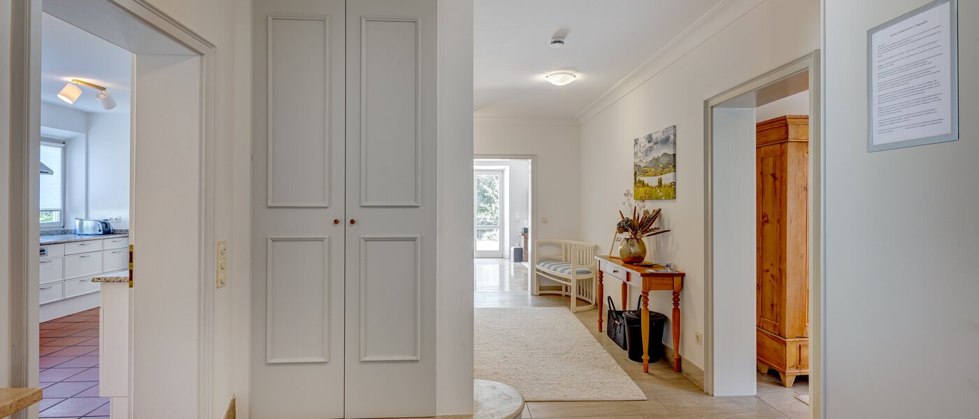 piso con jardín Schliersee 03 pasillo 13576