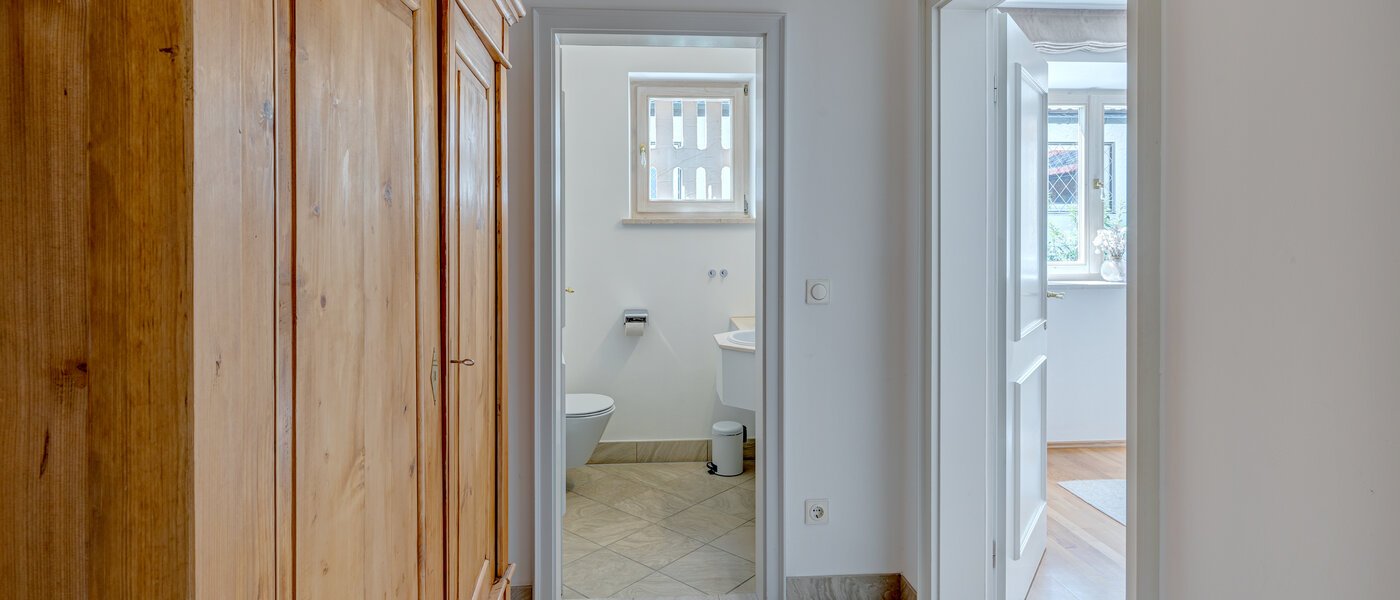 piso con jardín Schliersee 04 pasillo 13576