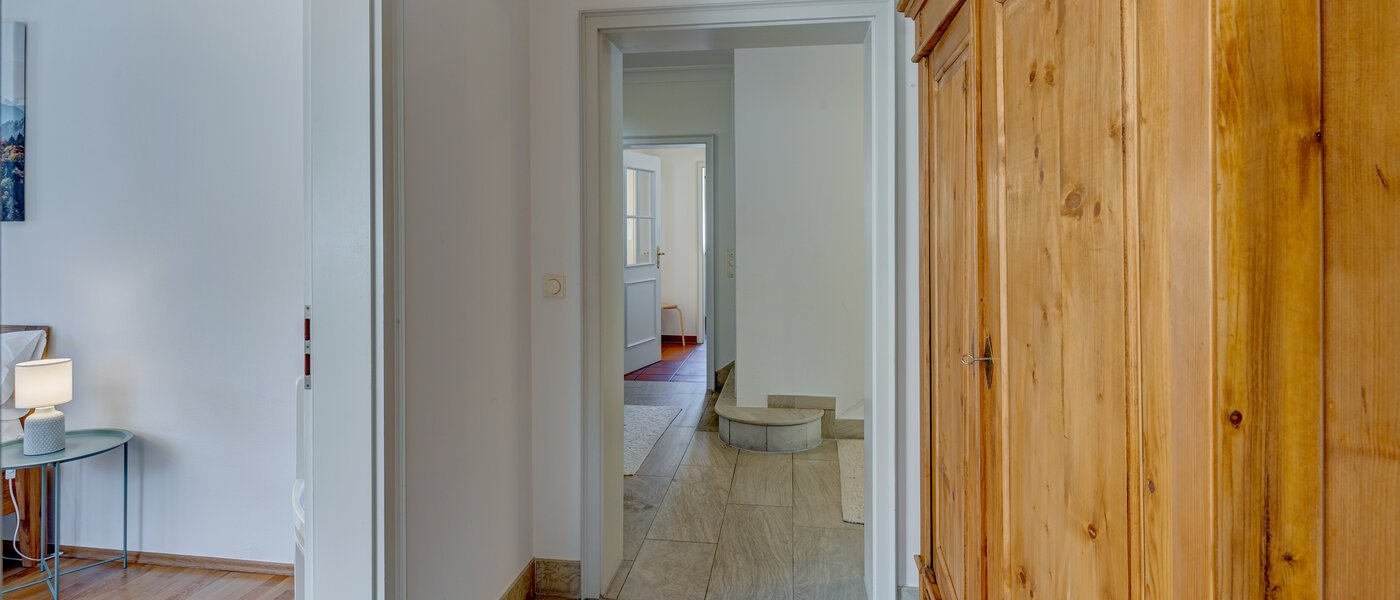 piso con jardín Schliersee 05 pasillo 13576