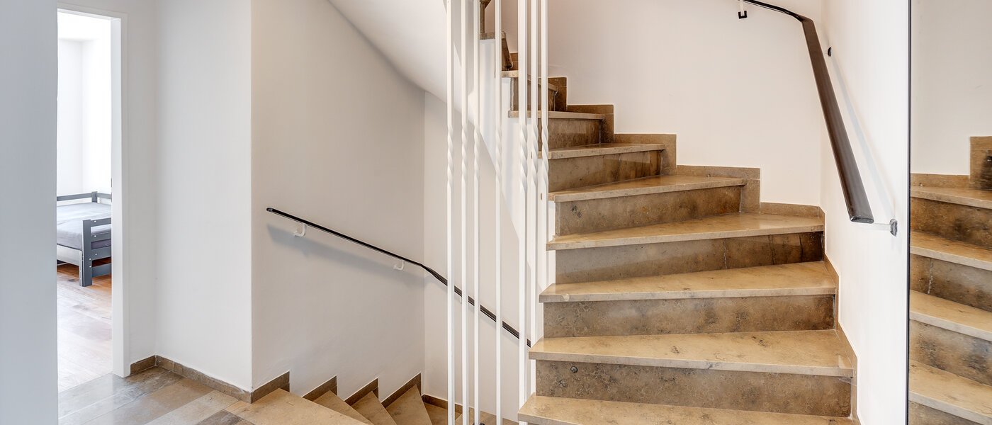 chalet adosado en esquina Eichenau 07 pasillo 13696