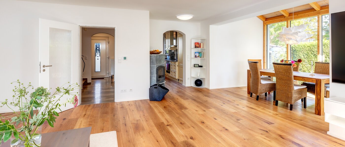 chalet adosado en esquina Eichenau 03 zona de día  13696