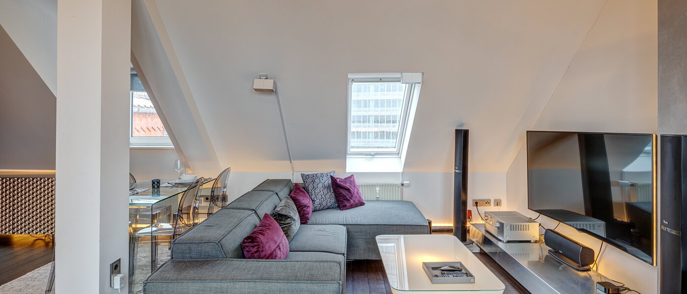 apartamento München Schwabing-Nord (zw. Leopoldstraße & Englischen Garten) 05 zona de día  13809