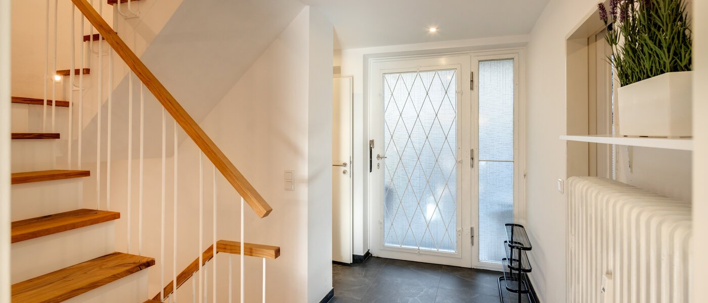 chalet adosado en el medio Gmund am Tegernsee 01 pasillo 14329