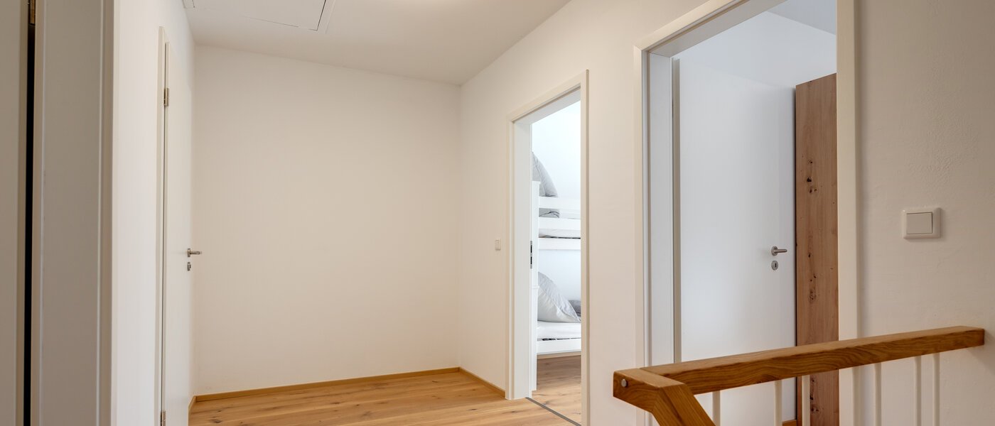 chalet adosado en el medio Gmund am Tegernsee 04 pasillo 14329