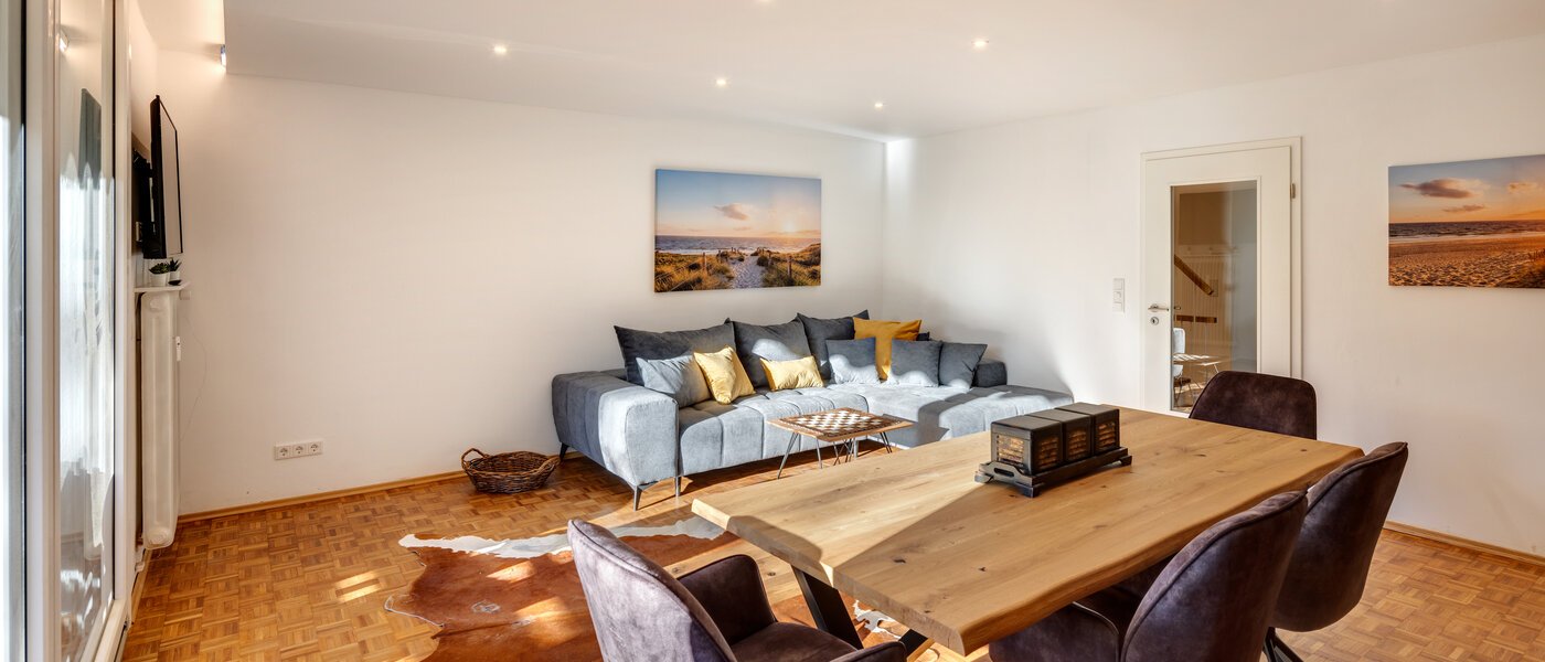 chalet adosado en el medio Gmund am Tegernsee 04 zona de día  14329