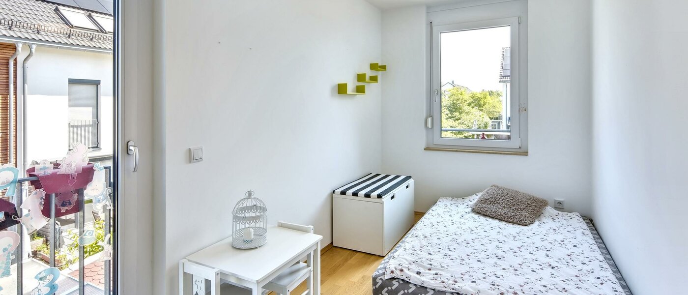 chalet adosado en esquina Karlsfeld 01 cuarto infantil 14478