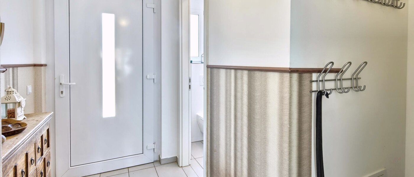 chalet adosado en esquina Karlsfeld 01 pasillo 14478