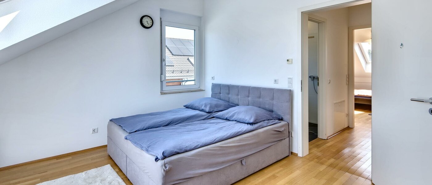 chalet adosado en esquina Karlsfeld 01 1. dormitorio 14478