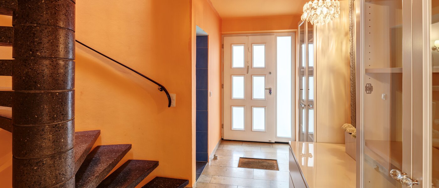 chalet adosado en esquina Unterhaching 01 pasillo 14690