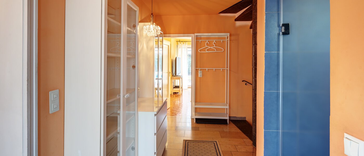 chalet adosado en esquina Unterhaching 02 pasillo 14690