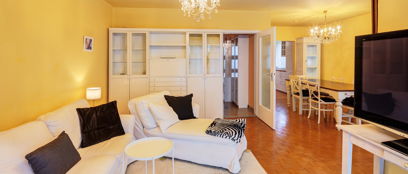 chalet adosado en esquina Unterhaching 02 zona de día  14690