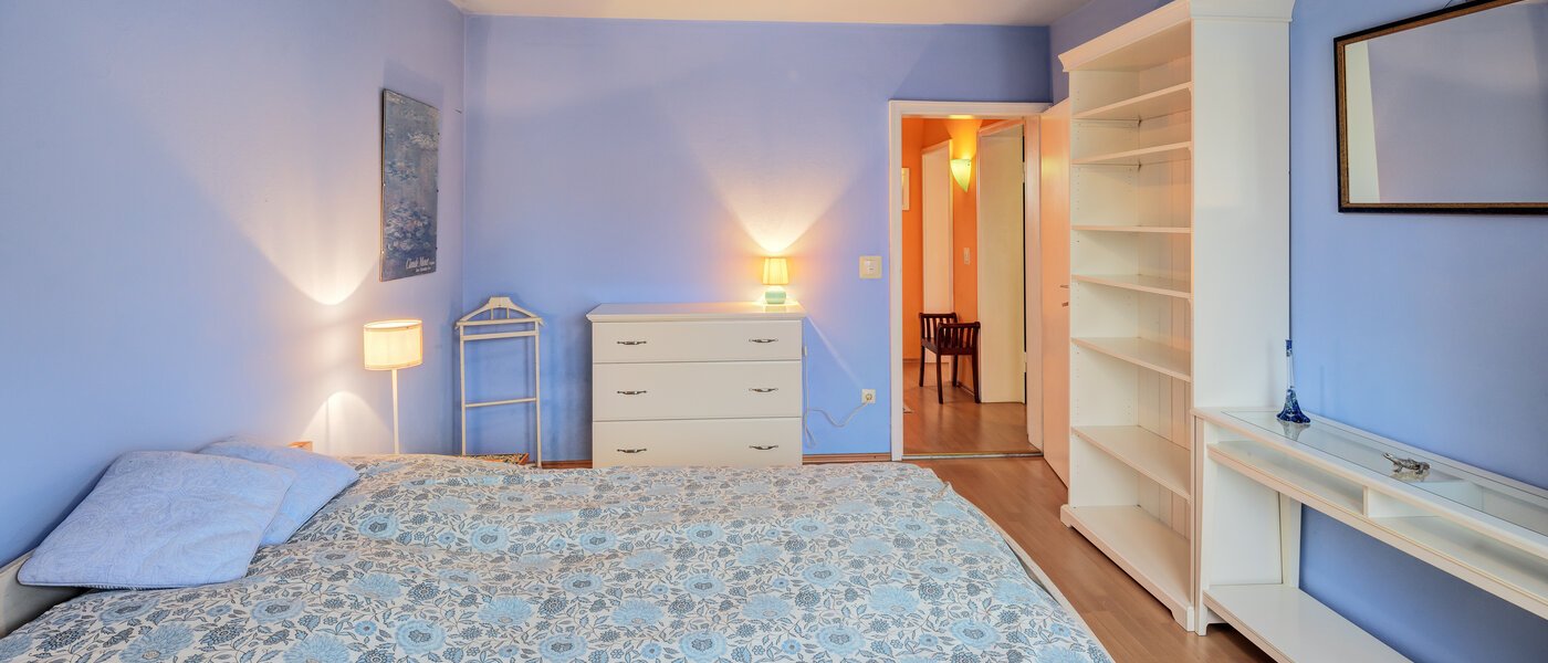 chalet adosado en esquina Unterhaching 02 1. dormitorio 14690