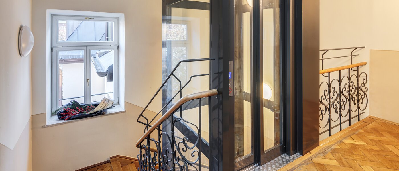 ático München Neuhausen 01 escalera 14709