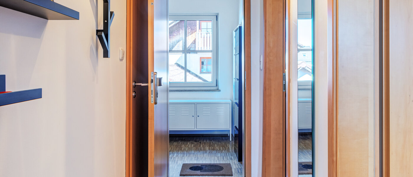 apartamento Emmering Fürstenfeldbruck 02 pasillo 14789