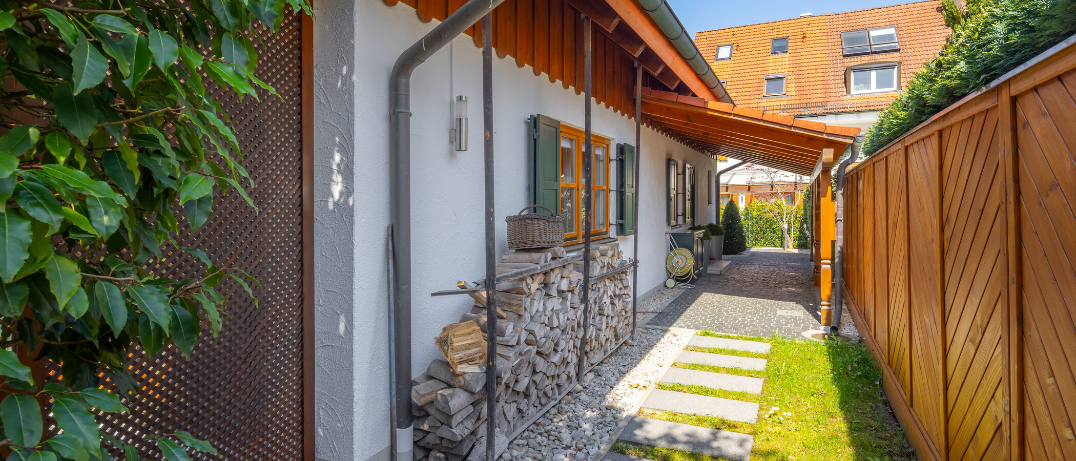 casa unifamiliar München Obersendling 01 camino de acceso 14826