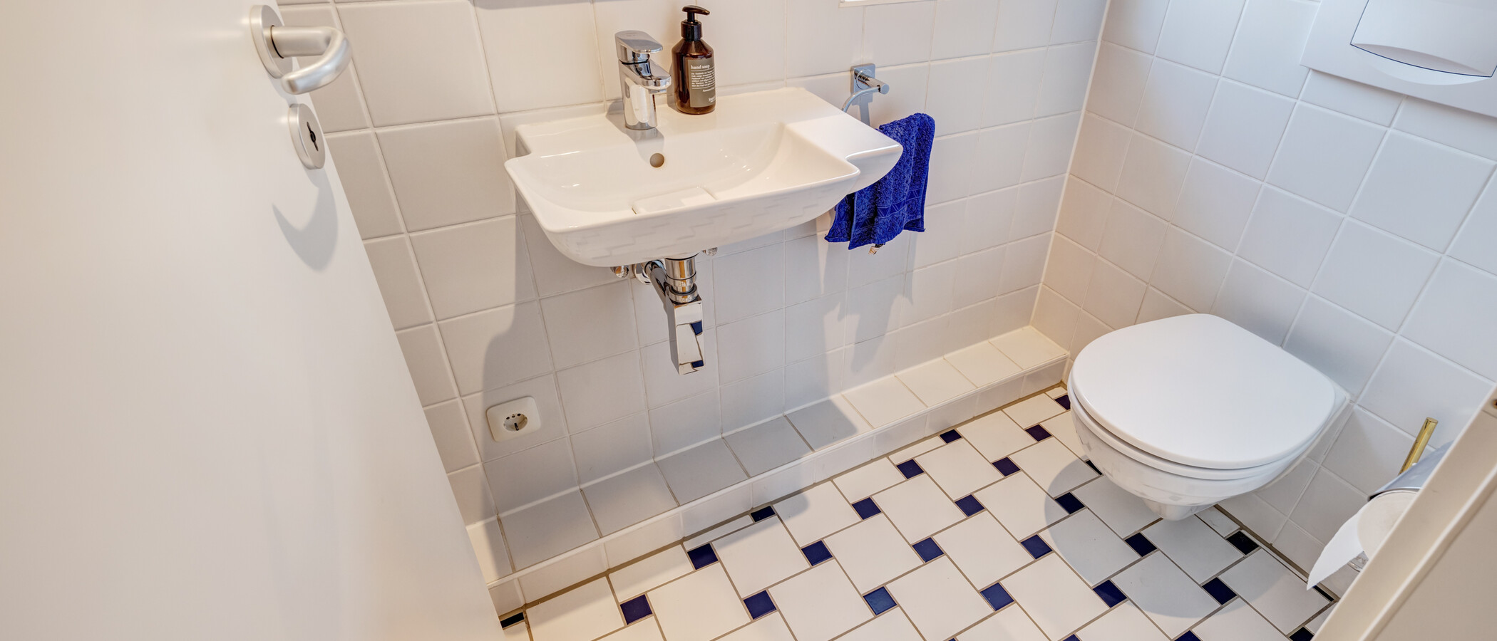 piso con galería München Maxvorstadt 02 WC de invitados 14890