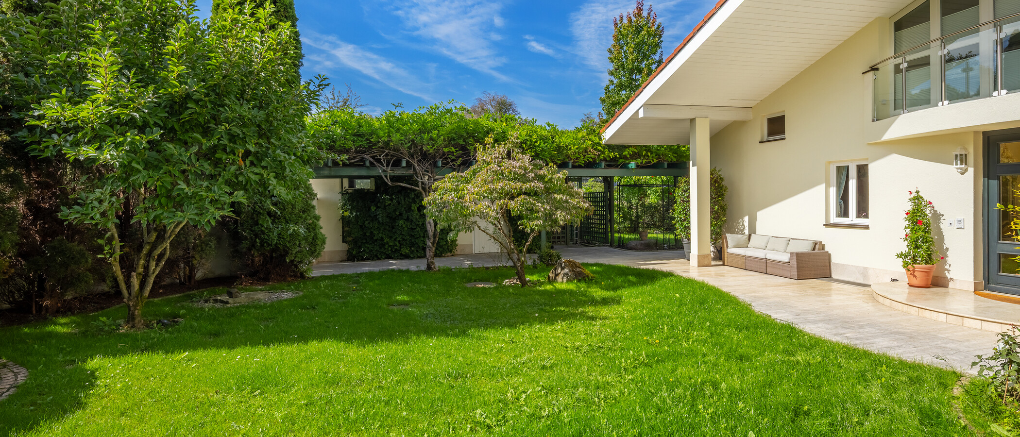villa Grünwald 01 jardín 15022