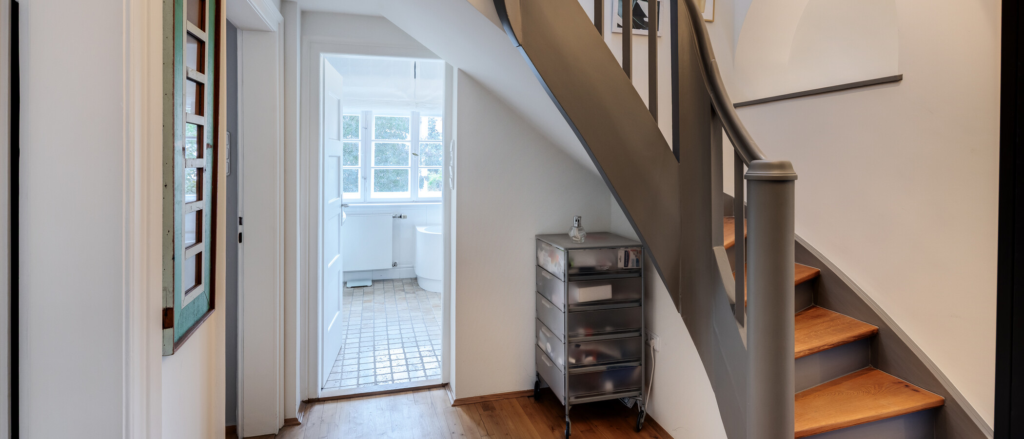 chalet adosado en esquina München Nymphenburg 07 pasillo 15047