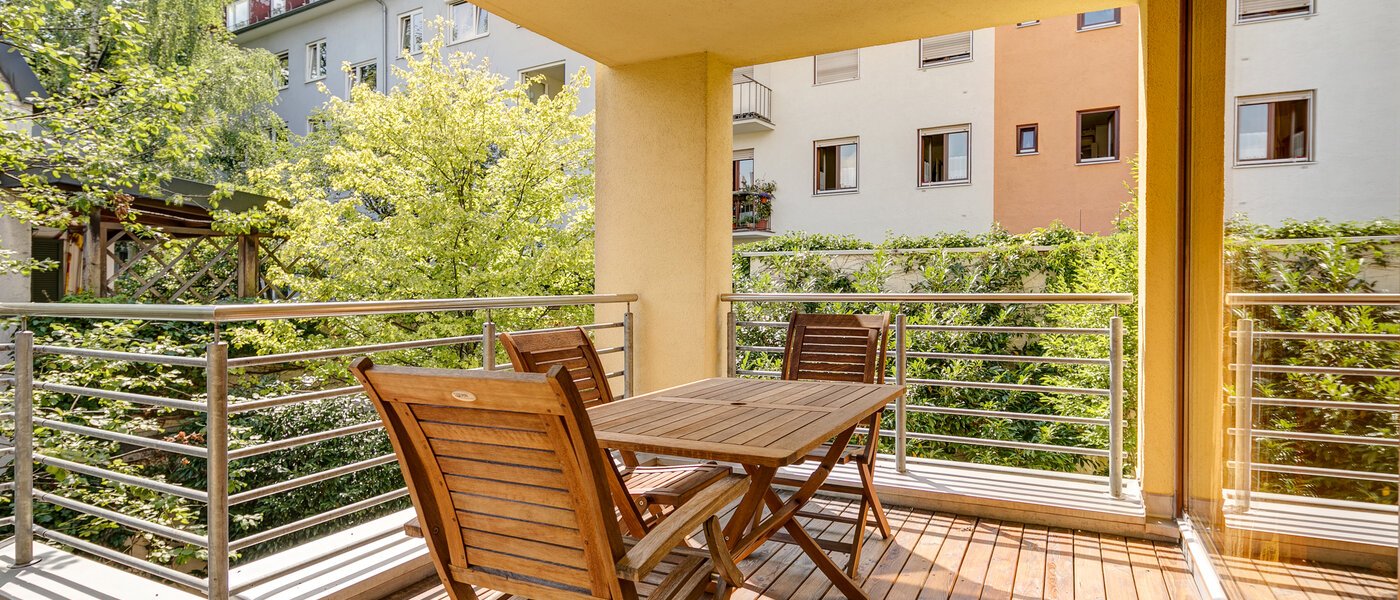 casa pareada München Schwabing (links der Leopoldstraße) 01 balcón 3396