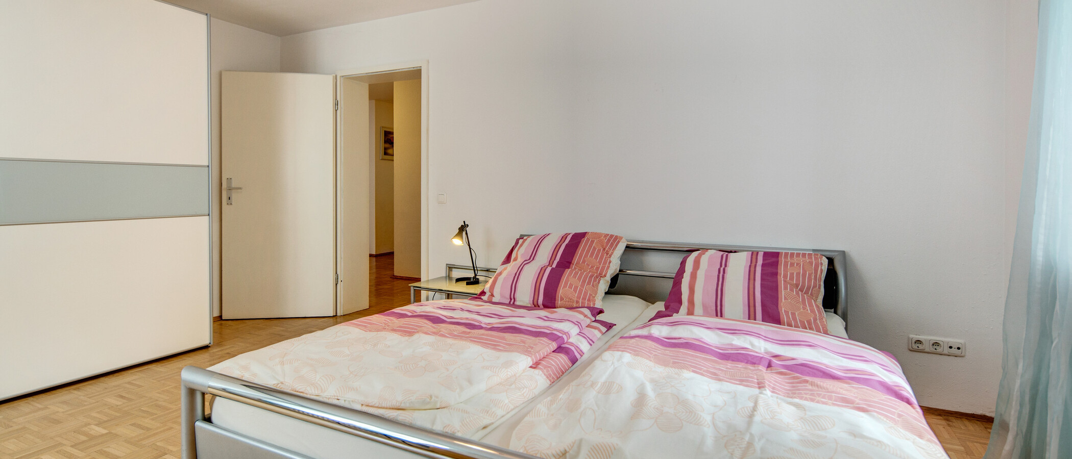 apartamento München Schwabing-Nord (zw. Belgrad- & Leopoldstraße) 04 dormitorio 342