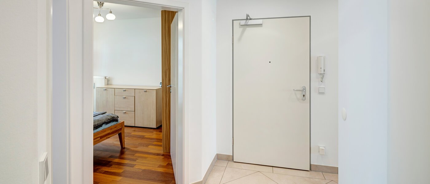 piso con jardín München Au 05 pasillo 4965