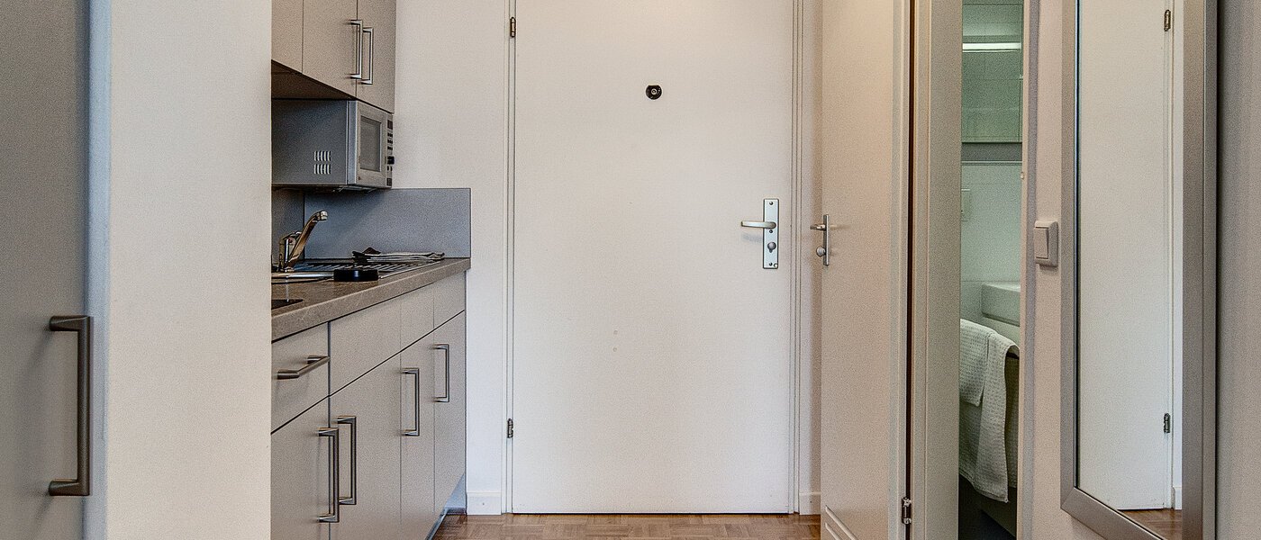 apartamento München Arabellapark 01 pasillo 6126