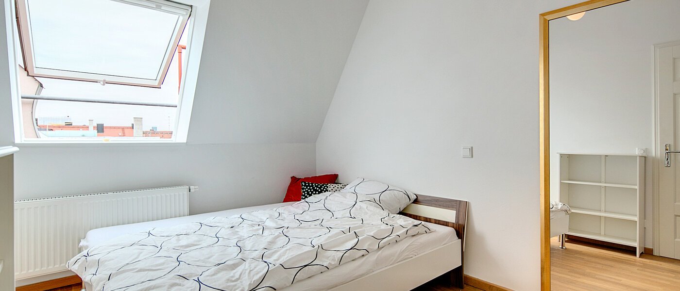 ático München Neuhausen 01 dormitorio 7084