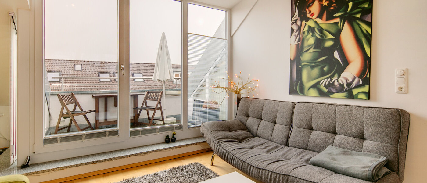 ático con terraza München Untermenzing 01 salón 7372