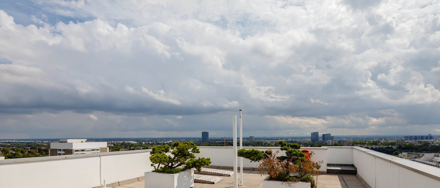 apartamento München Arabellapark 01 patio común 7848