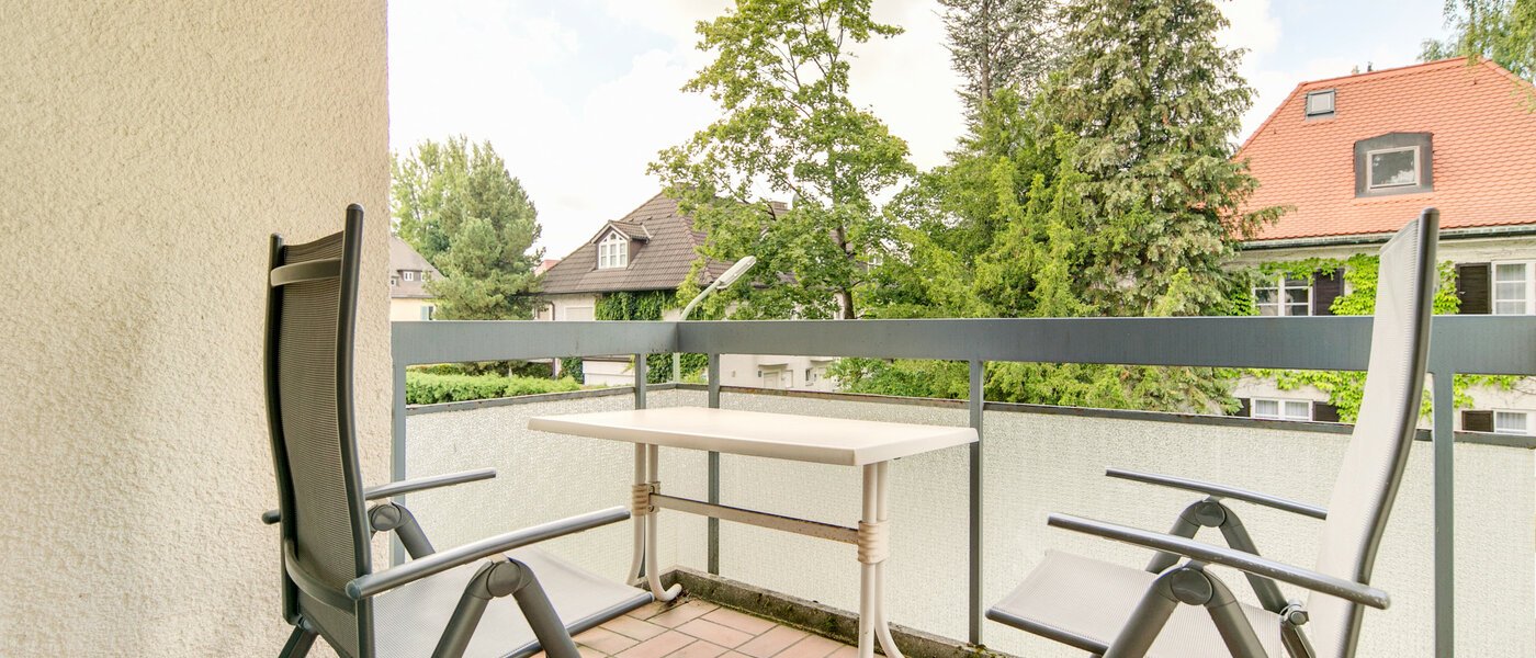 apartamento München Sendling-Westpark 01 balcón 8053
