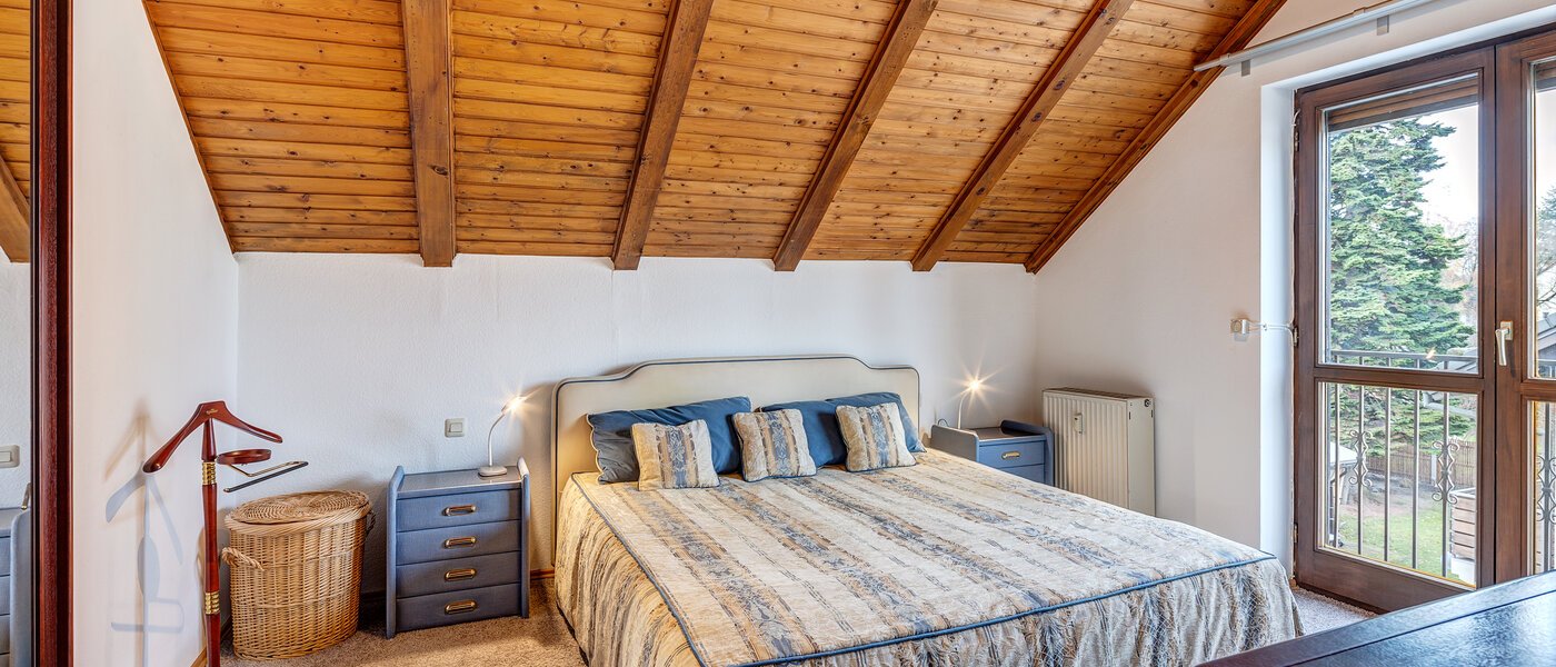 ático München Berg am Laim 01 dormitorio 8602