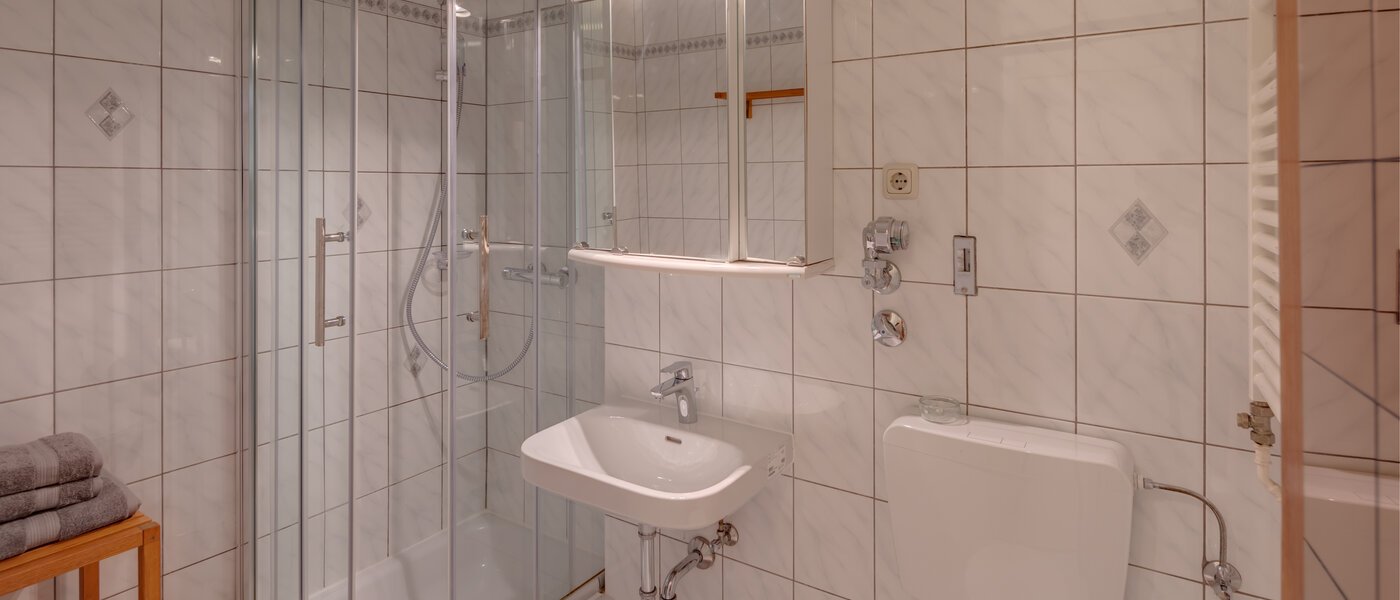 apartamento München Am Hart 01 baño 8704