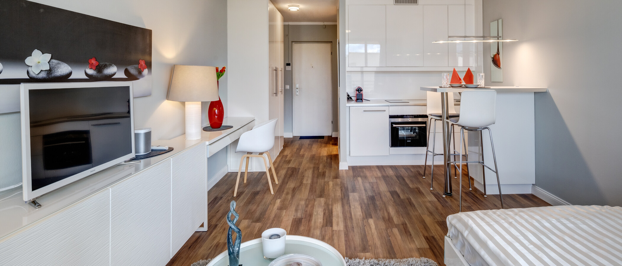 apartamento München Schwabing-Nord (zw. Leopoldstraße & Englischen Garten) 01 zona de día  8728