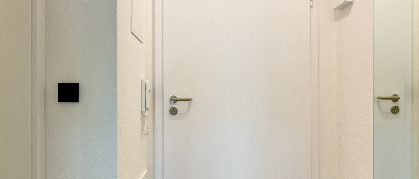 piso con jardín Neufahrn b. Freising 01 pasillo 8976